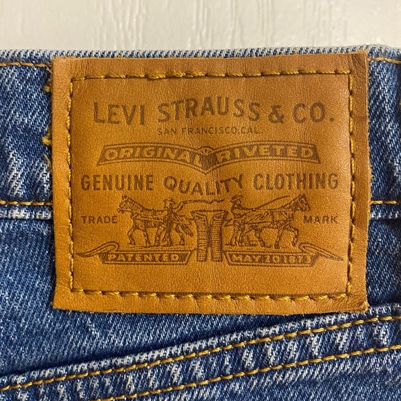 Levi’s Ribcage High Rise Cut Off Button-fly Denim Jean Shorts Size 28 - Picture 14 of 16